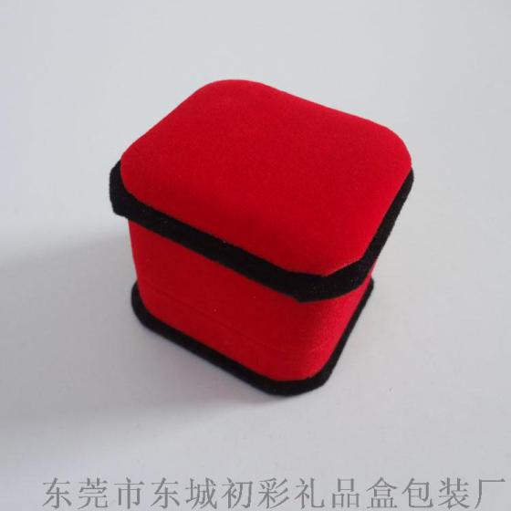 初彩首饰包装D1-001绒布戒指盒 红绒黑边首饰盒现货